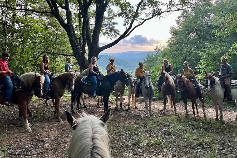 best horseback riding in tennessee